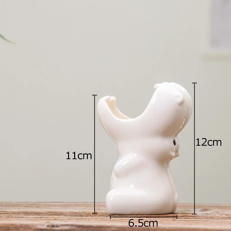 Biała ceramiczna Hippo  doniczka dekoracyjna