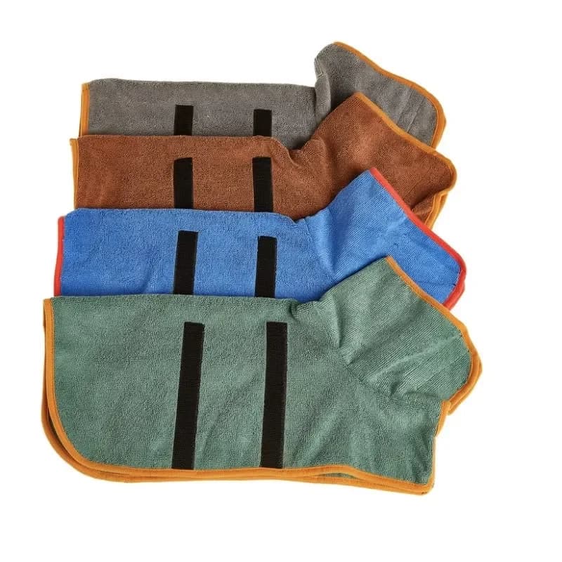 Szybkoschnący szlafrok–ręcznik dla psa i kota – chłonny, miękki, na kąpiel i spacery